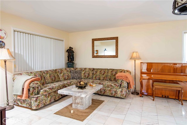 Detail Gallery Image 10 of 25 For 714 Brossard Dr, Thousand Oaks,  CA 91360 - 3 Beds | 2 Baths