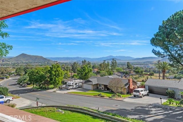 Detail Gallery Image 33 of 39 For 5425 Golden West, Jurupa Valley,  CA 92509 - 3 Beds | 3 Baths