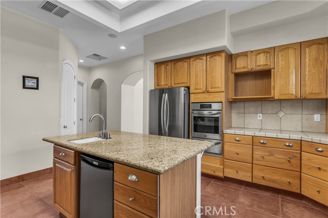 Detail Gallery Image 9 of 34 For 10234 10234 Clover Dr, Oak Hills,  CA 92344 - 4 Beds | 4 Baths