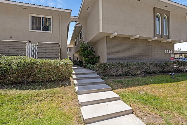 1040 Central Avenue, Riverside CA: https://media.crmls.org/medias/68ef457b-c631-4535-81fd-c713fc3e8481.jpg
