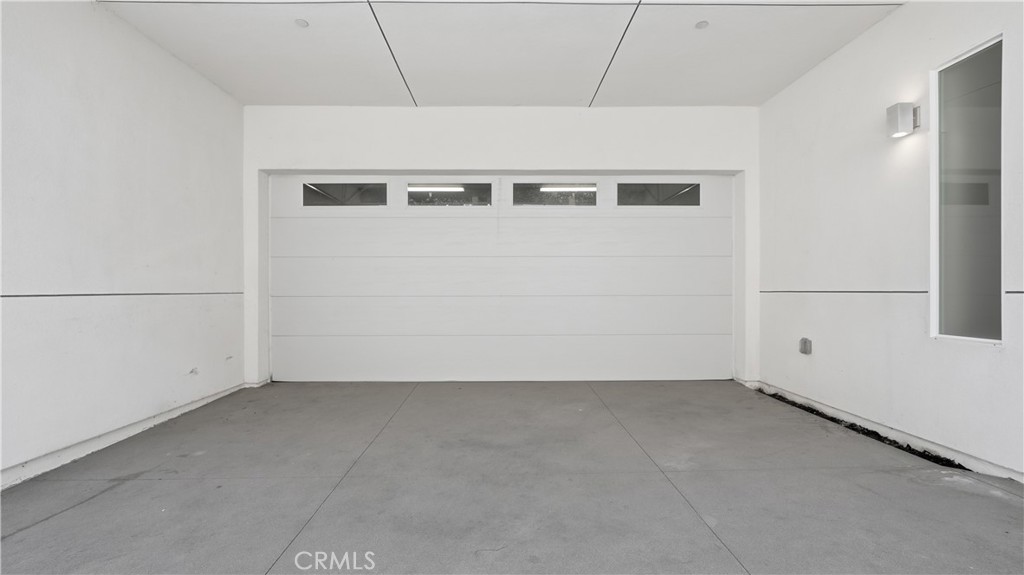 https://media.crmls.org/medias/68ef55ff-13ba-4437-b6ba-2cd730654c0f.jpg?preset=X-Large