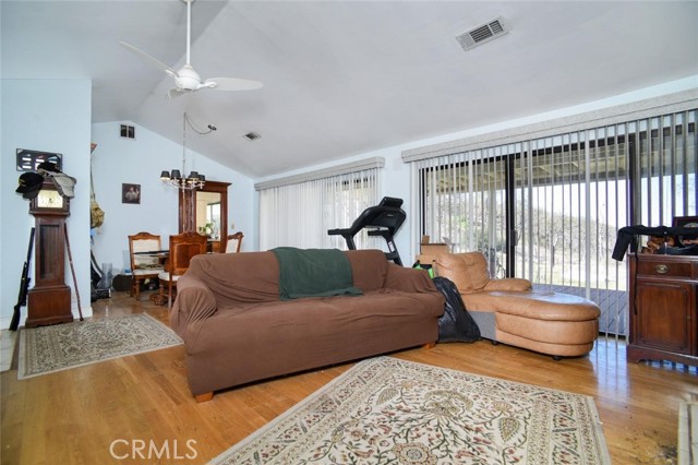 Detail Gallery Image 7 of 32 For 300 Stoney Oaks Bld, Oroville,  CA 95966 - 3 Beds | 2/1 Baths