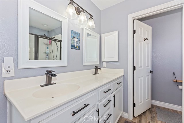 21269 Chardonnay Drive, Apple Valley CA: https://media.crmls.org/medias/68efd6fc-bed2-48a2-bdbb-c1fb146f67a9.jpg