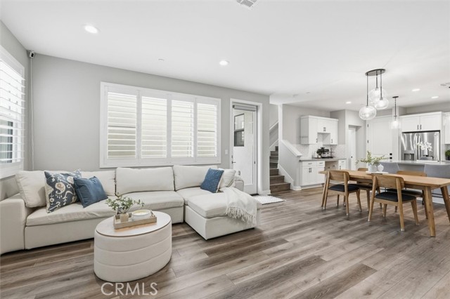 Detail Gallery Image 4 of 59 For 2144 Swallowtail Walk, Gardena,  CA 90249 - 4 Beds | 2/2 Baths