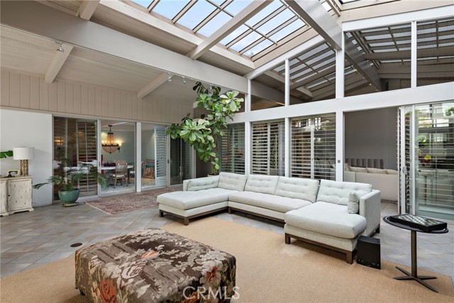Detail Gallery Image 4 of 33 For 1401 Lincoln Ln, Newport Beach,  CA 92660 - 4 Beds | 5 Baths