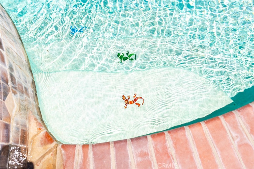 https://media.crmls.org/medias/68f06e42-7b0b-459e-9424-a88c9bd9e944.jpg?preset=X-Large