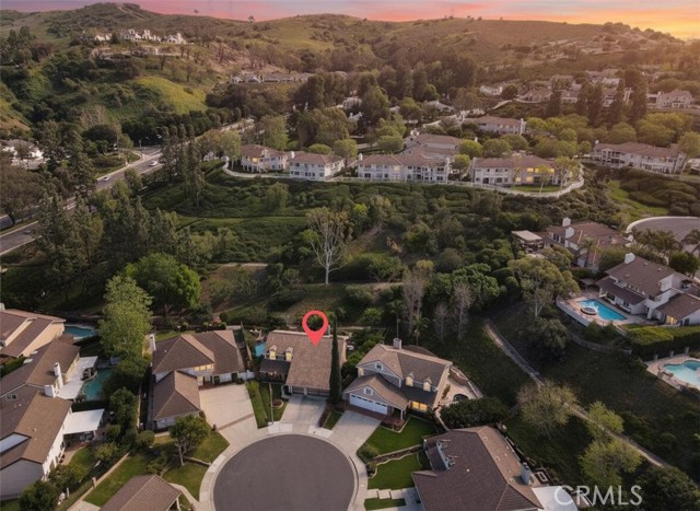 Detail Gallery Image 2 of 38 For 595 S Avenida Faro, Anaheim Hills,  CA 92807 - 4 Beds | 2/1 Baths