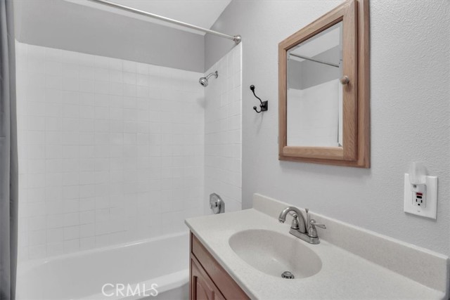 15728 Stevens Avenue, Bellflower CA: https://media.crmls.org/medias/68f169a6-6284-4644-baca-2285d27e5402.jpg