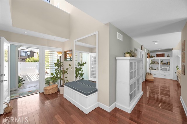 Detail Gallery Image 6 of 39 For 2300 Margaret Dr, Newport Beach,  CA 92663 - 4 Beds | 3 Baths