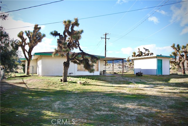 Detail Gallery Image 2 of 33 For 57136 Navajo Trl, Yucca Valley,  CA 92284 - 2 Beds | 1/1 Baths