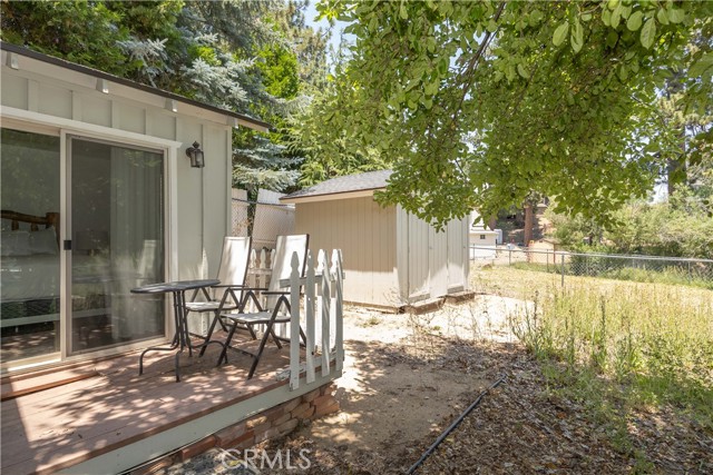 989 Cameron Drive, Big Bear Lake CA: https://media.crmls.org/medias/68f2cd2f-d714-42df-bb04-7d255dcd3e57.jpg