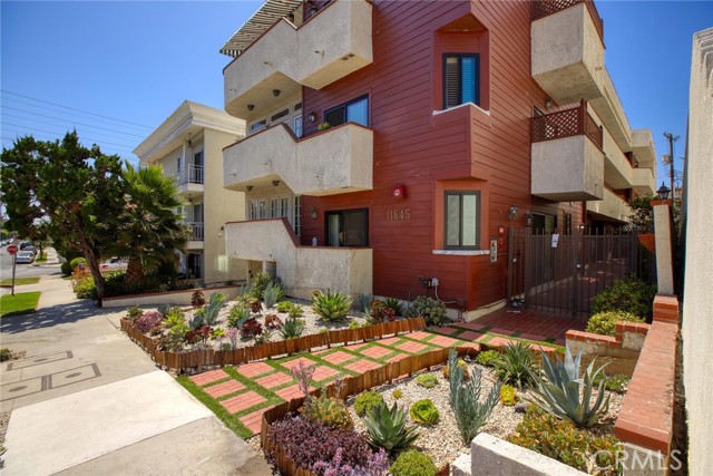 Detail Gallery Image 46 of 57 For 11845 Mayfield Ave #303,  Los Angeles,  CA 90049 - 2 Beds | 2/1 Baths