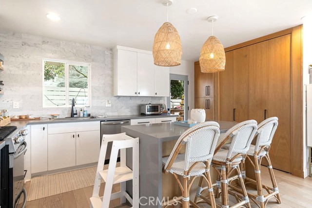 Detail Gallery Image 19 of 48 For 4028 Don Diablo, Los Angeles,  CA 90008 - 3 Beds | 2 Baths