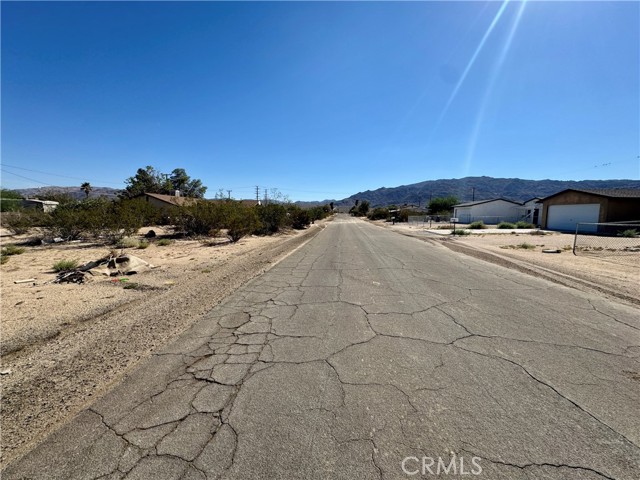 Detail Gallery Image 7 of 12 For 6325 Palm View Ave, Twentynine Palms,  CA 92277 - – Beds | – Baths