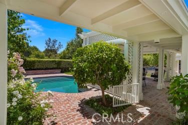 24066 Regents Park Circle, Valencia CA: https://media.crmls.org/medias/68f54163-f0a1-4122-b4ac-8105225cf962.jpg