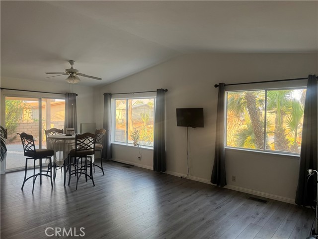 Detail Gallery Image 4 of 4 For 65565 134 Acoma Ave #134,  Desert Hot Springs,  CA 92240 - 2 Beds | 2 Baths