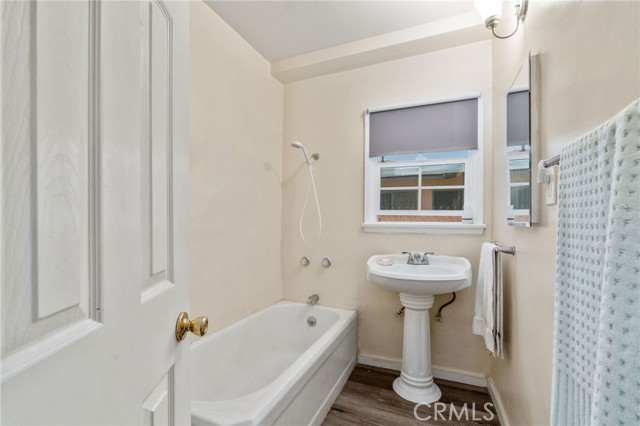 Detail Gallery Image 13 of 32 For 1415 W 104th St, Los Angeles,  CA 90047 - 2 Beds | 1 Baths