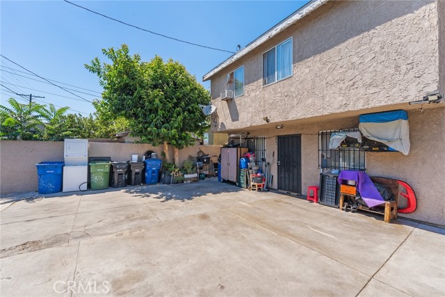 138 W Gage Avenue, Los Angeles CA: https://media.crmls.org/medias/68f68ecf-5d22-4868-b34c-b8d4c501d97b.jpg