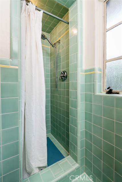Detail Gallery Image 25 of 34 For 3554 Yorkshire Rd, Pasadena,  CA 91107 - 2 Beds | 2 Baths