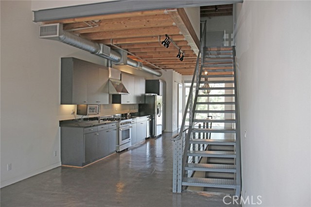 Detail Gallery Image 20 of 34 For 113 E City Place Dr, Santa Ana,  CA 92705 - 1 Beds | 2/1 Baths