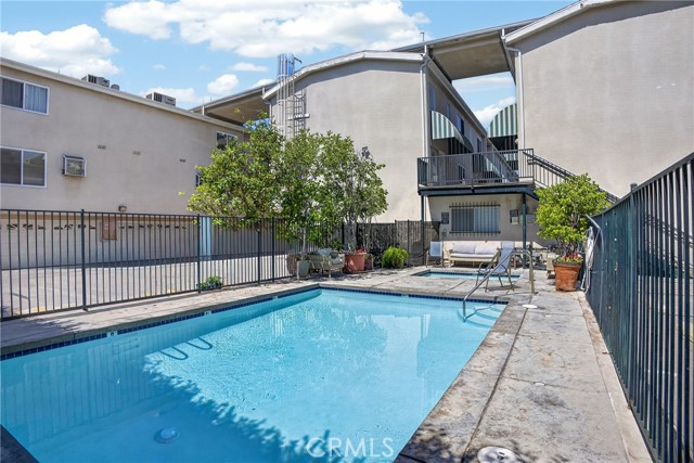 8828 Burnet Ave, 9 photo 41