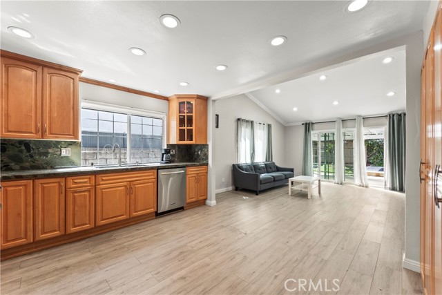 7007 Royer Avenue, West Hills CA: https://media.crmls.org/medias/68f8b047-4c10-4994-b17f-0875d026628e.jpg