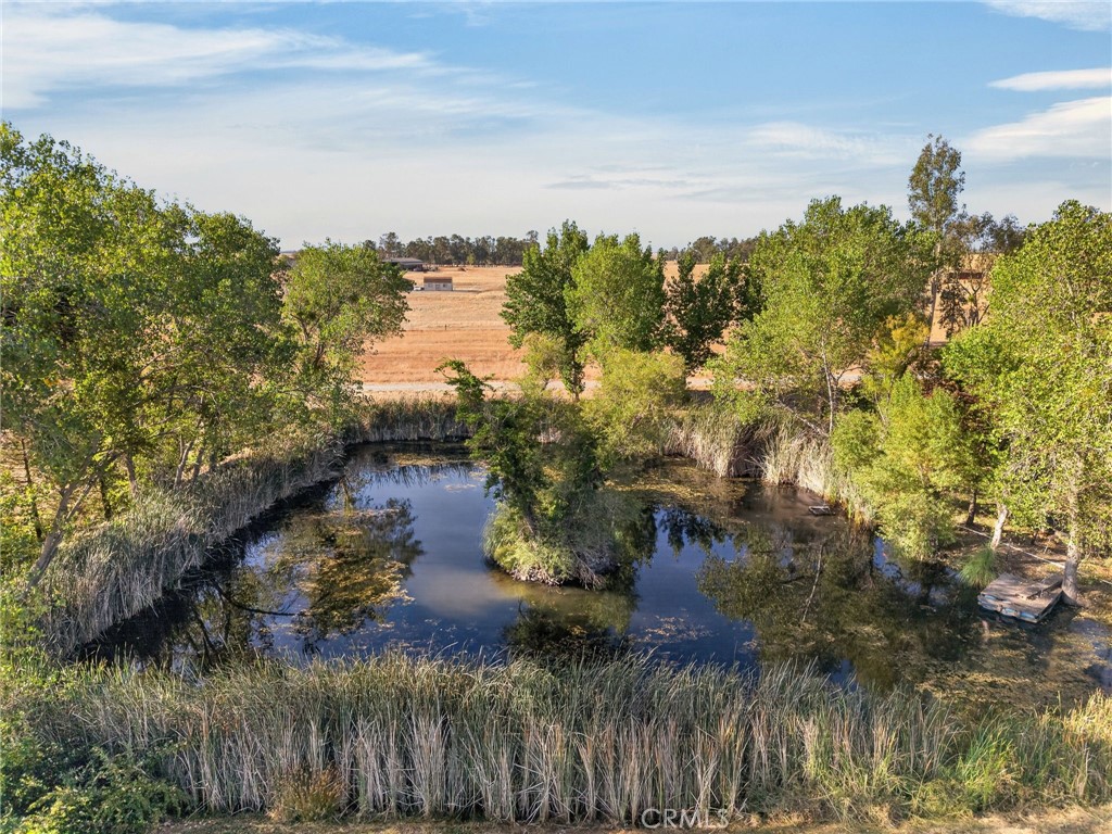 https://media.crmls.org/medias/68f98fd7-f6e0-4156-878c-bc21a98b871c.jpg?preset=X-Large
