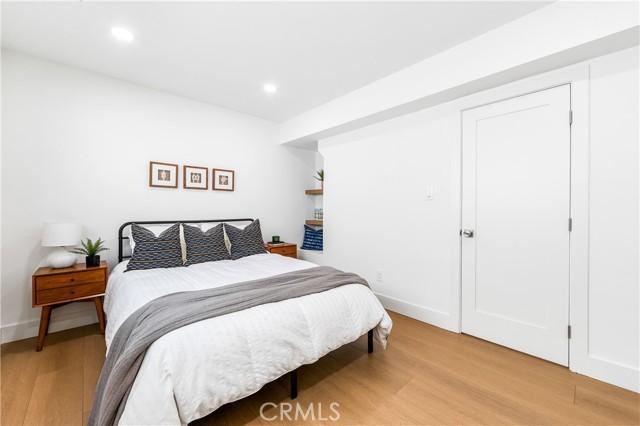 5309 E Appian Way, Long Beach CA: https://media.crmls.org/medias/68f9eb75-0b41-45fa-8aaa-2e1c65467a8e.jpg