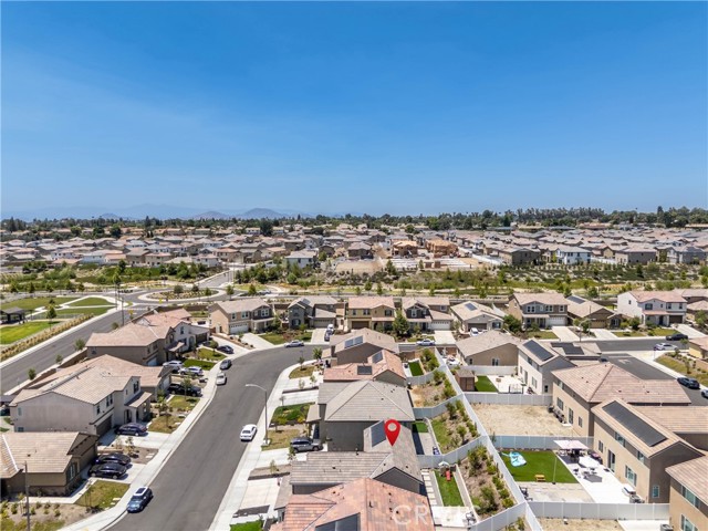 Detail Gallery Image 17 of 36 For 554 Cumberland Rd, Rialto,  CA 92377 - 4 Beds | 3 Baths