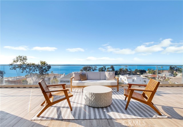 Detail Gallery Image 8 of 42 For 206 Grandview St, Laguna Beach,  CA 92651 - 3 Beds | 3 Baths