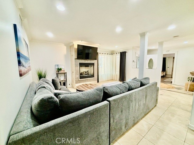 4819 RIVER Avenue, Newport Beach CA: https://media.crmls.org/medias/68fd2732-58ad-4a8b-8486-13c13df00aed.jpg