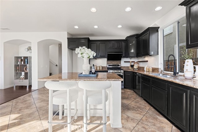 Detail Gallery Image 14 of 40 For 11827 Modena, Rancho Cucamonga,  CA 91701 - 5 Beds | 4 Baths