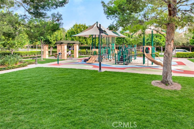 34 Somerton, Irvine CA: https://media.crmls.org/medias/68fe8865-d7e3-4531-b29f-e3d9ed96fe8d.jpg
