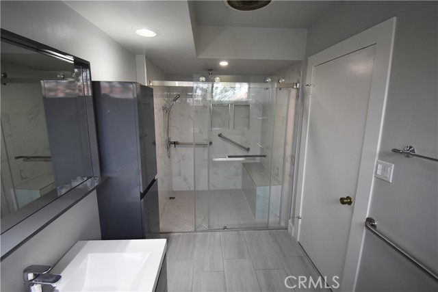 Detail Gallery Image 17 of 38 For 4950 Louise Ave #103,  Encino,  CA 91316 - 2 Beds | 2 Baths