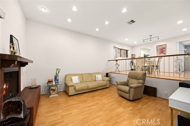 Detail Gallery Image 10 of 44 For 513 N Chandler Ave #E,  Monterey Park,  CA 91754 - 3 Beds | 2/1 Baths