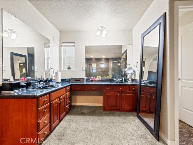 13136 Tawya Road, Apple Valley CA: https://media.crmls.org/medias/68ffabbf-b436-4699-9eae-b7e01dab0d9b.jpg