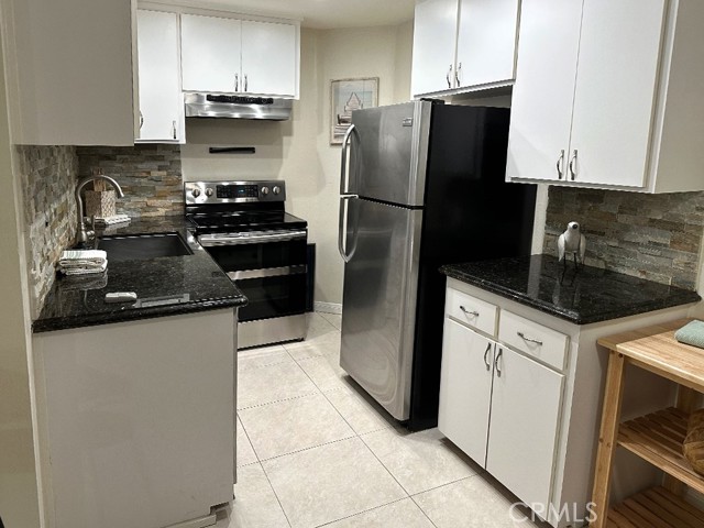 Detail Gallery Image 4 of 34 For 1108 Camino Real #409,  Redondo Beach,  CA 90277 - 2 Beds | 2 Baths