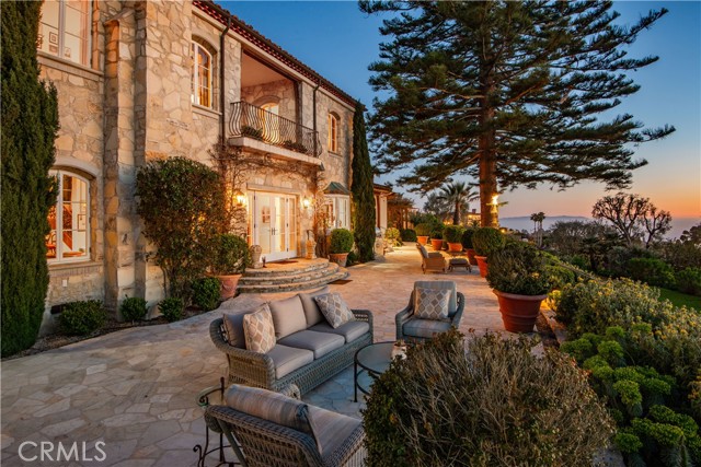 Detail Gallery Image 2 of 26 For 1412 Lower Paseo La Cresta, Palos Verdes Estates,  CA 90274 - 4 Beds | 5/3 Baths