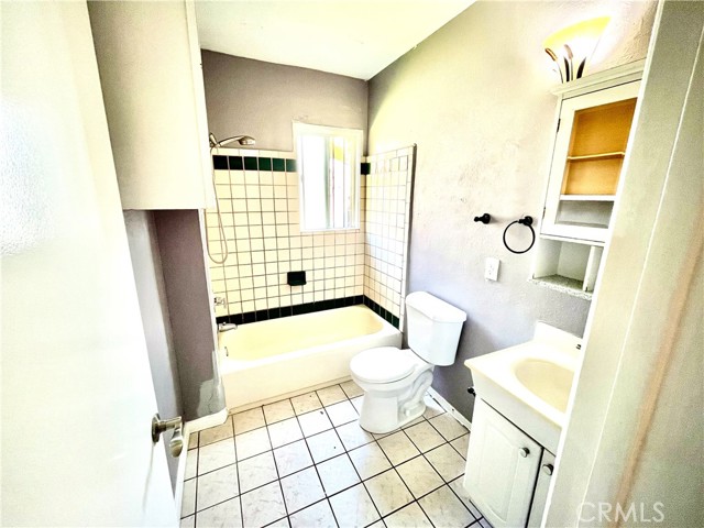 Detail Gallery Image 5 of 12 For 15700 Crenshaw Blvd, Gardena,  CA 90249 - 3 Beds | 2 Baths