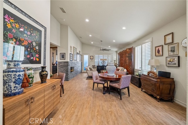 40070 Corte Fortuna, Murrieta CA: https://media.crmls.org/medias/6902abbe-1ffe-43a3-b92d-5c9256d2beb4.jpg