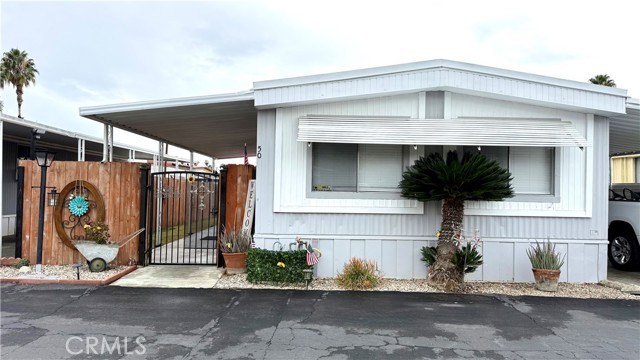 25521 Lincoln Avenue, Hemet CA: https://media.crmls.org/medias/690396f4-68a3-4024-8bdb-9dfeb3526494.jpg