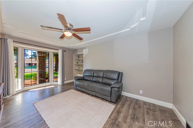 Detail Gallery Image 12 of 75 For 779 E Cole Ave, Fresno,  CA 93720 - 4 Beds | 2/1 Baths