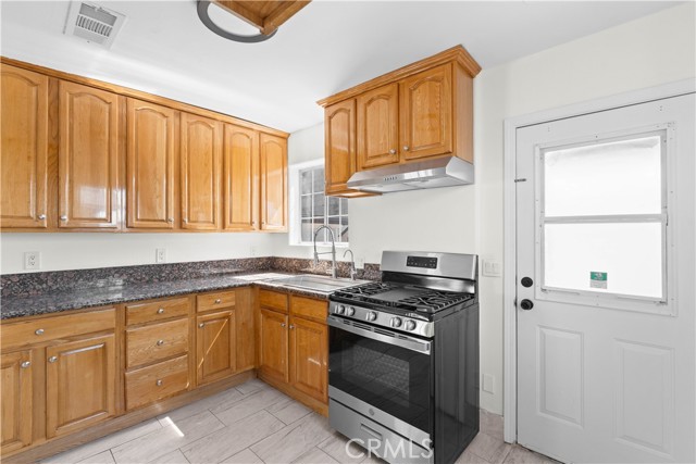 Detail Gallery Image 7 of 36 For 6812 Quinton Ln, Tujunga,  CA 91042 - 1 Beds | 2 Baths