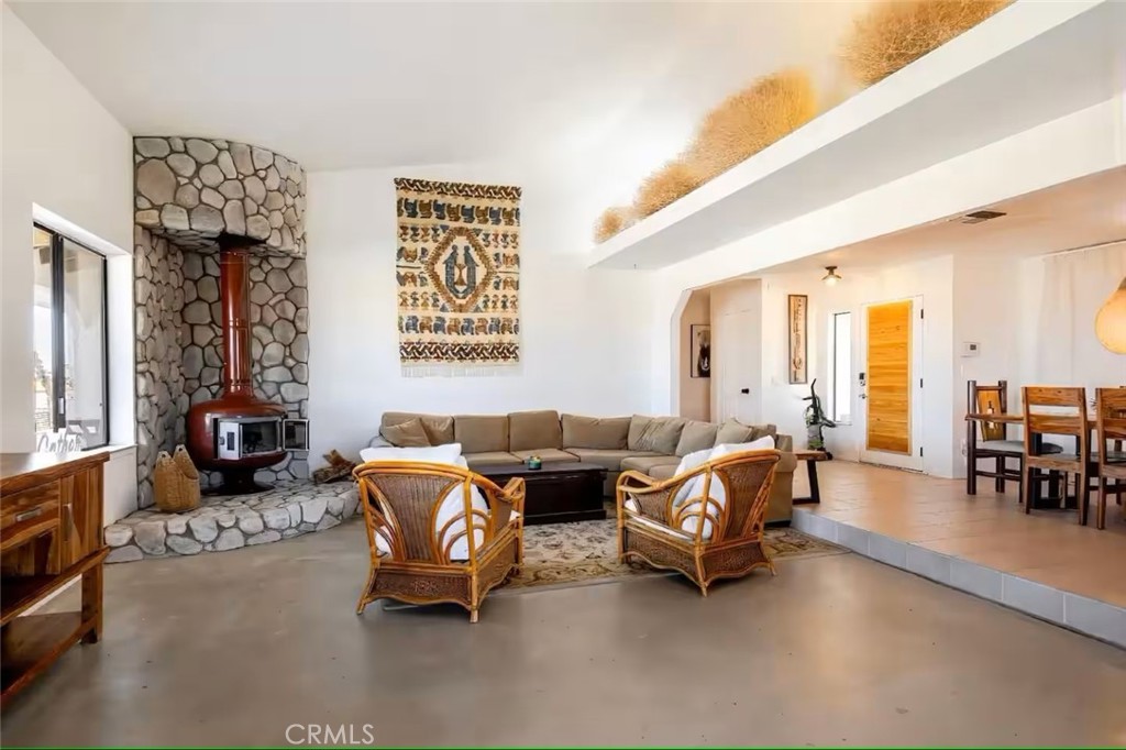 https://media.crmls.org/medias/6905699d-322f-4952-86a0-74126deb9f89.jpg?preset=X-Large