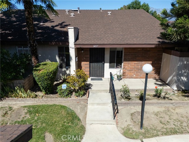 1457 Fredericks Lane, Upland CA: https://media.crmls.org/medias/690573d2-4519-4059-8261-00f57002d511.jpg