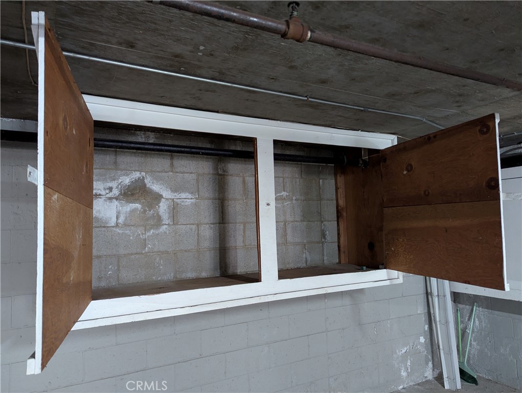 https://media.crmls.org/medias/690588c2-b0d8-43e2-8585-0b837f49afd6.jpg?preset=X-Large