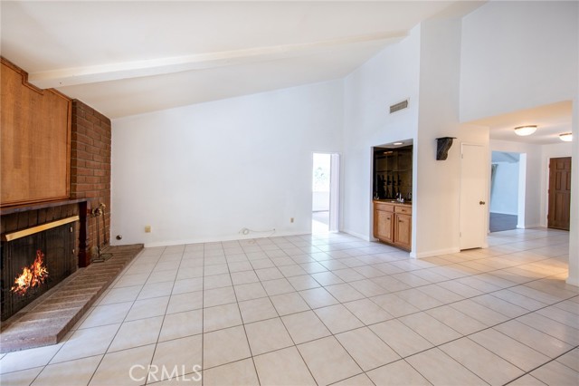 Detail Gallery Image 11 of 22 For 22044 Mayall St, Chatsworth,  CA 91311 - 4 Beds | 2/1 Baths