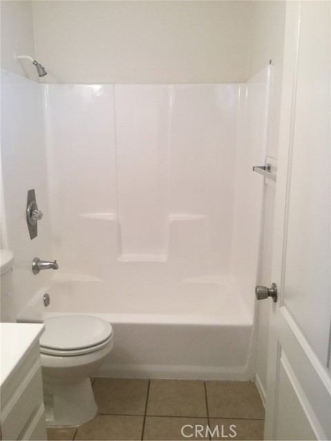 Detail Gallery Image 18 of 26 For 18824 Bellflower St a,  Adelanto,  CA 92301 - 3 Beds | 2 Baths