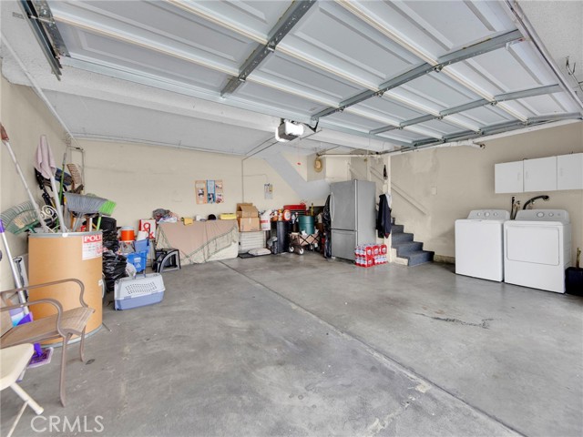 Detail Gallery Image 26 of 31 For 18425 Saticoy St #1,  Reseda,  CA 91335 - 3 Beds | 2/1 Baths