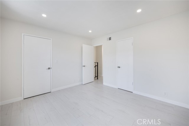 Detail Gallery Image 7 of 11 For 333 Riverdale Dr #2,  Glendale,  CA 91204 - 2 Beds | 2 Baths